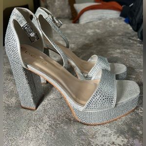 Mini rhinestone BeBe heels ! Brand new worn ONCE !
